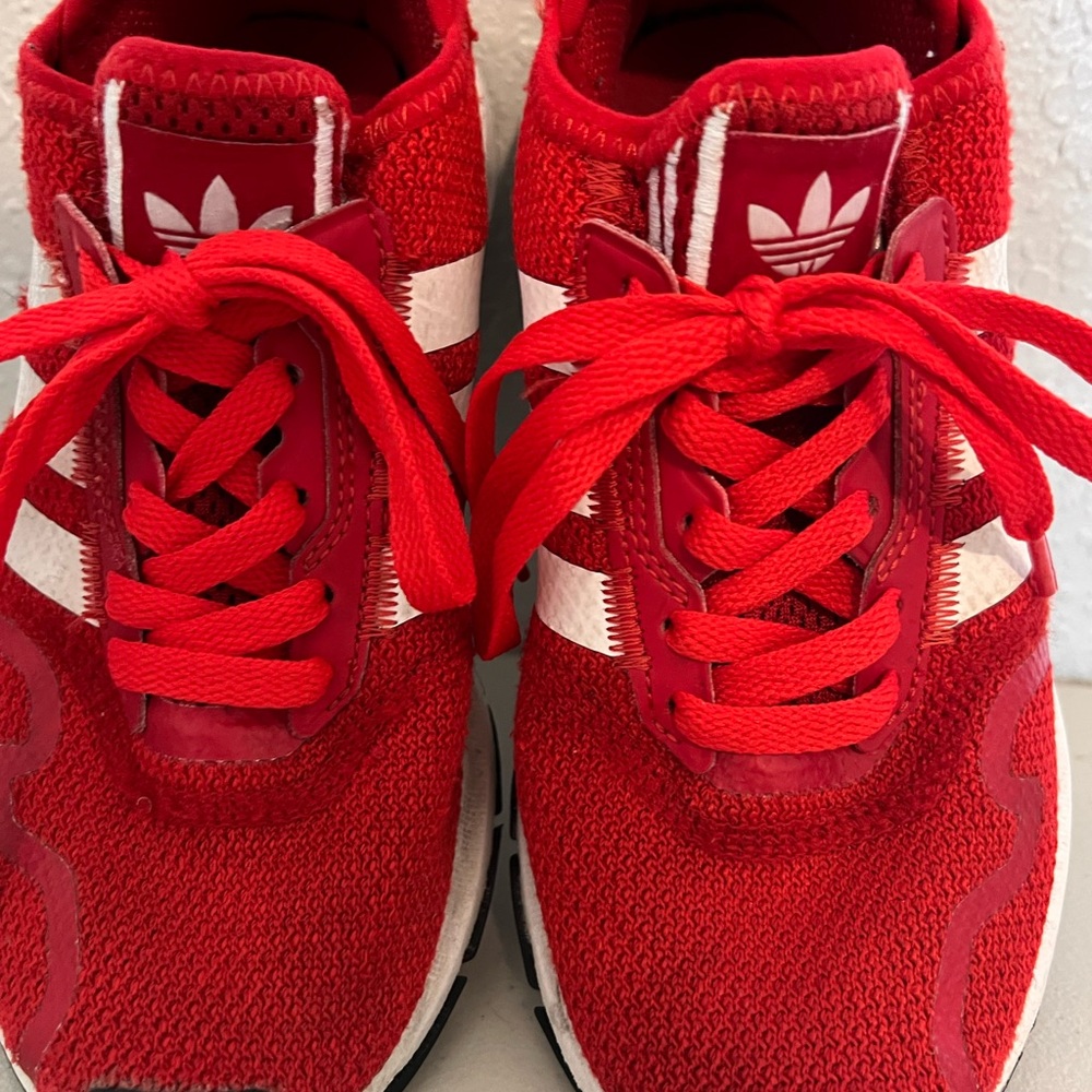 Adidas Swift Run Red and White Sneakers Classic Low-Top Design Kids